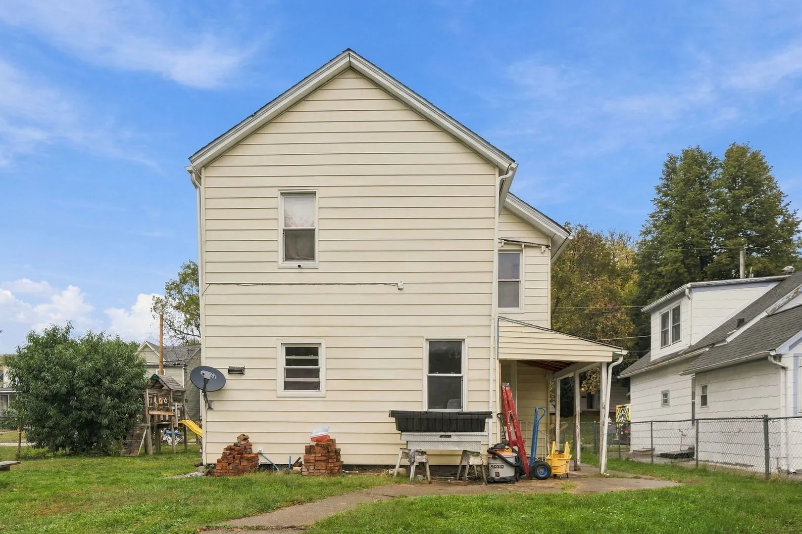1115 W 7TH Street IA
