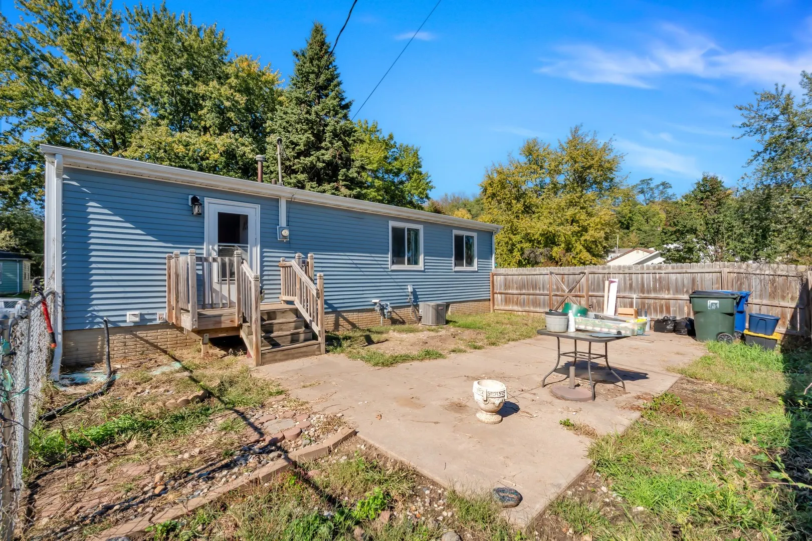 705 S Fairmount Street IA