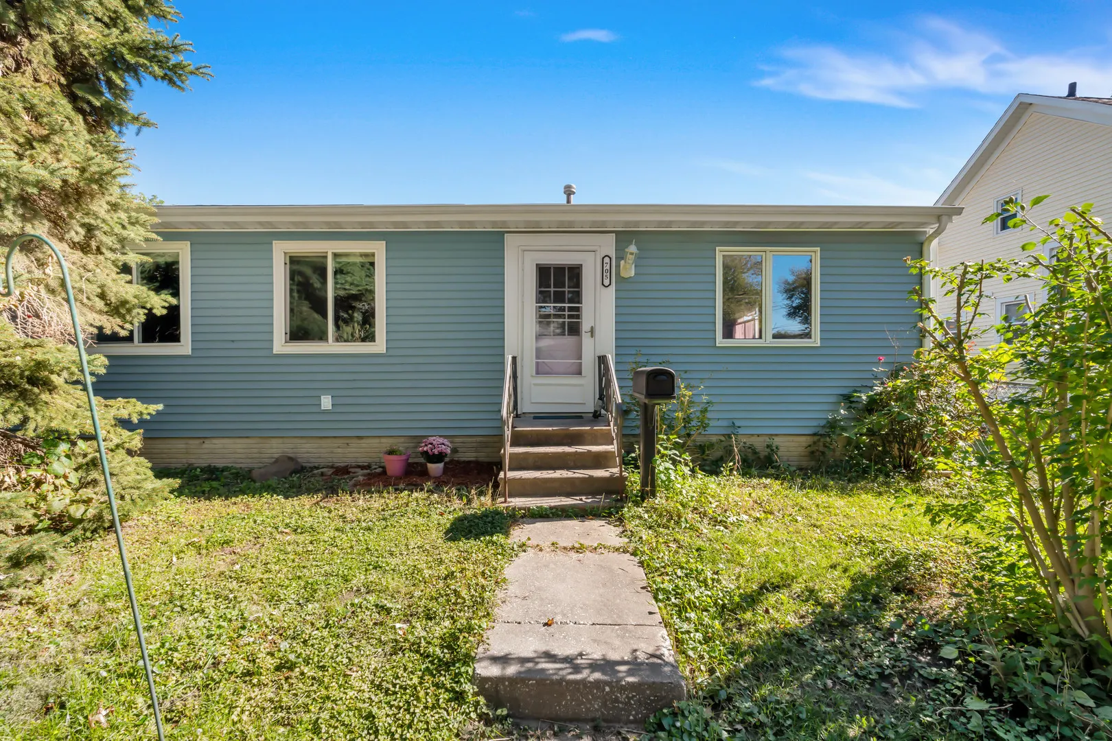705 S Fairmount Street IA