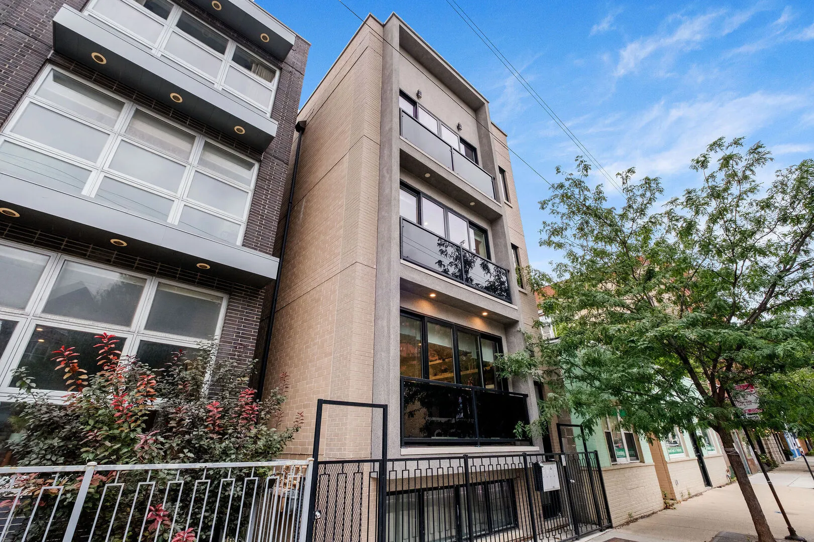 2209 W Belmont Avenue IL #2