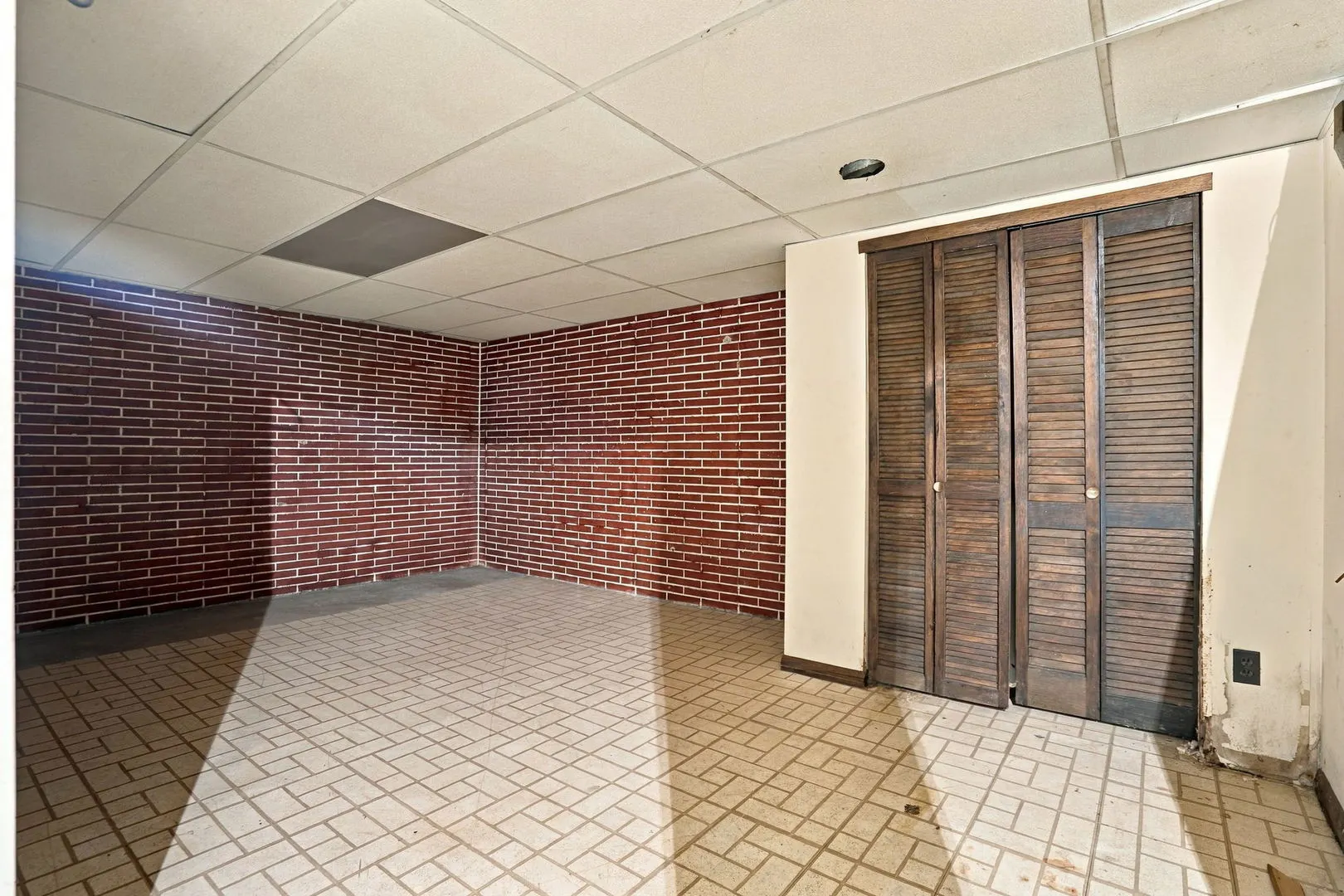 1010 83rd Avenue W IL