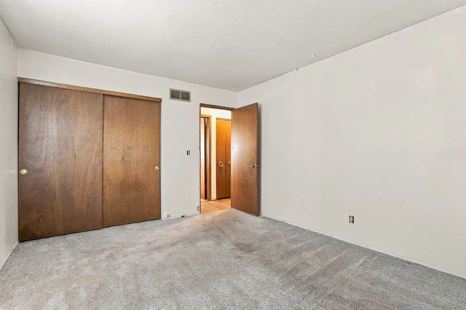 1010 83rd Avenue W IL