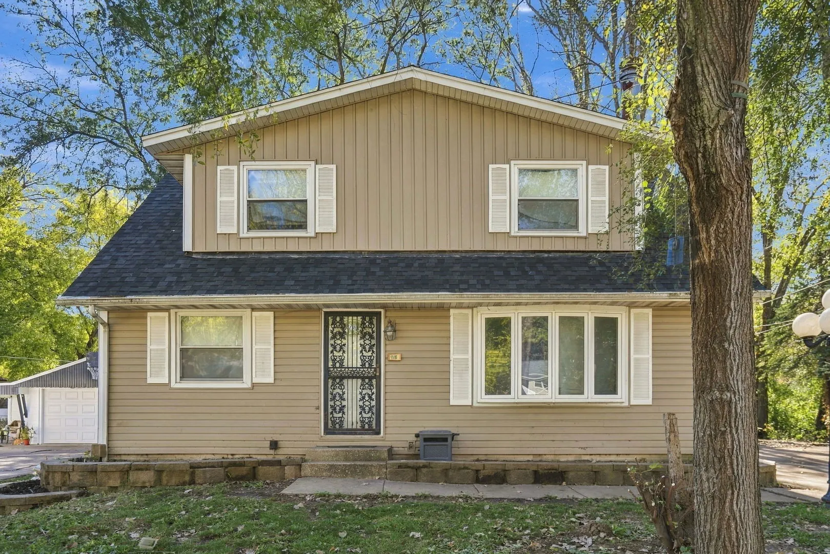 1010 83rd Avenue W IL