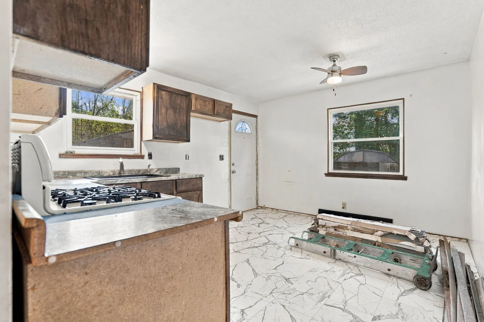 1010 83rd Avenue W IL