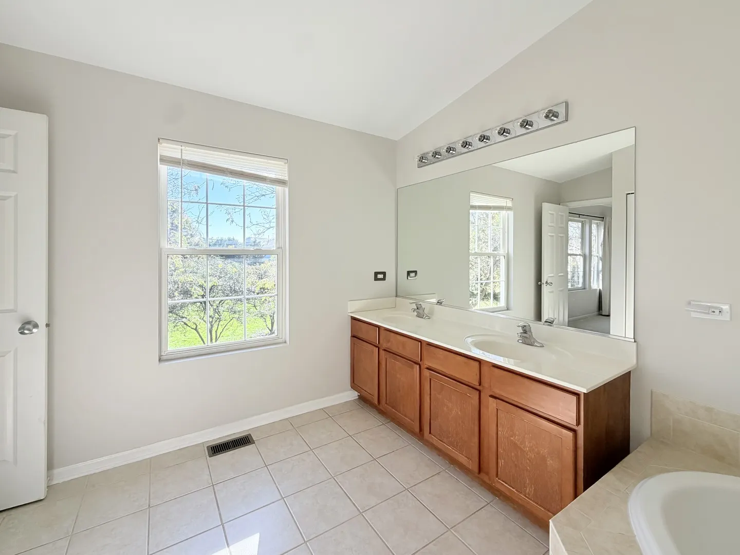 24235 Leski Lane IL