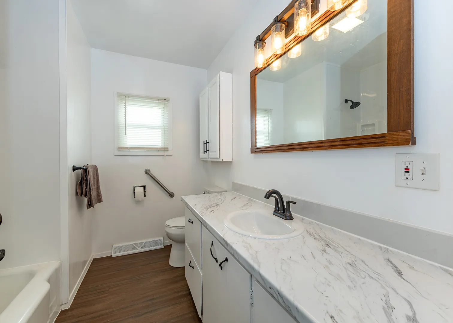 311 2nd Avenue IA