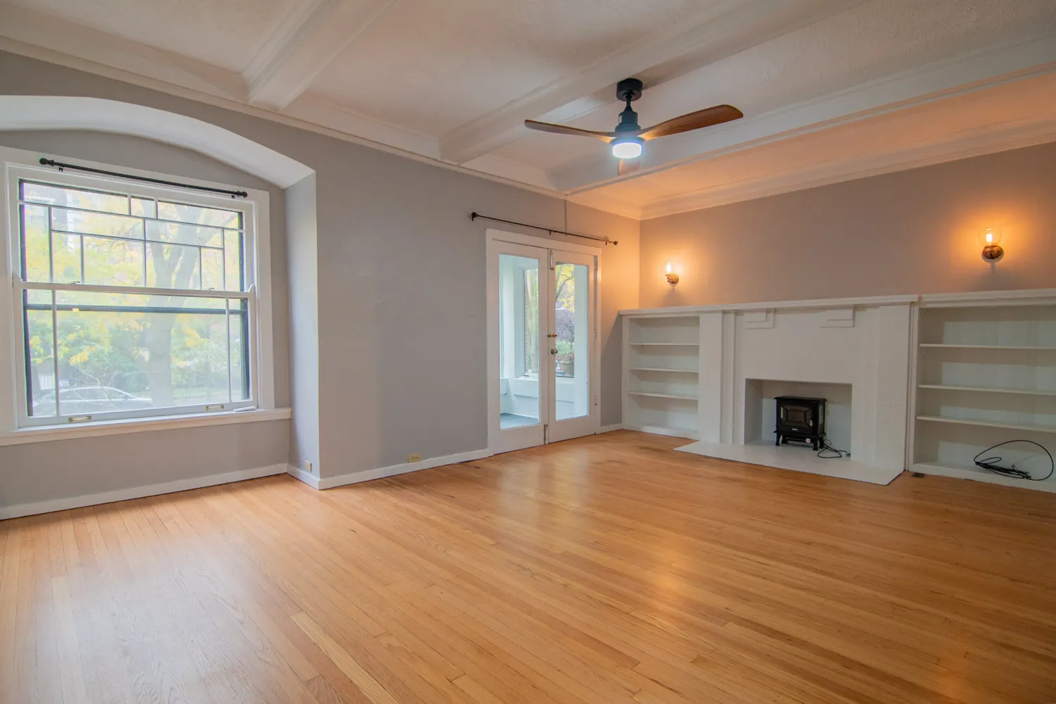 844 W Lakeside Place IL