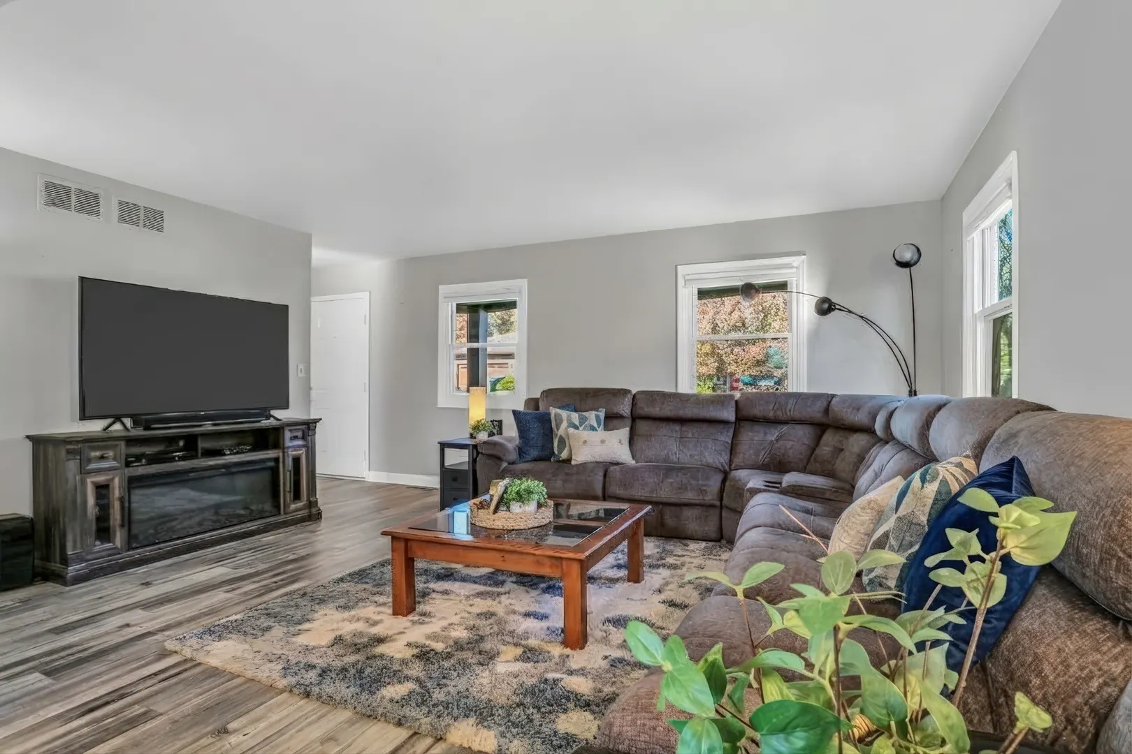 4829 Eastwood Court IL