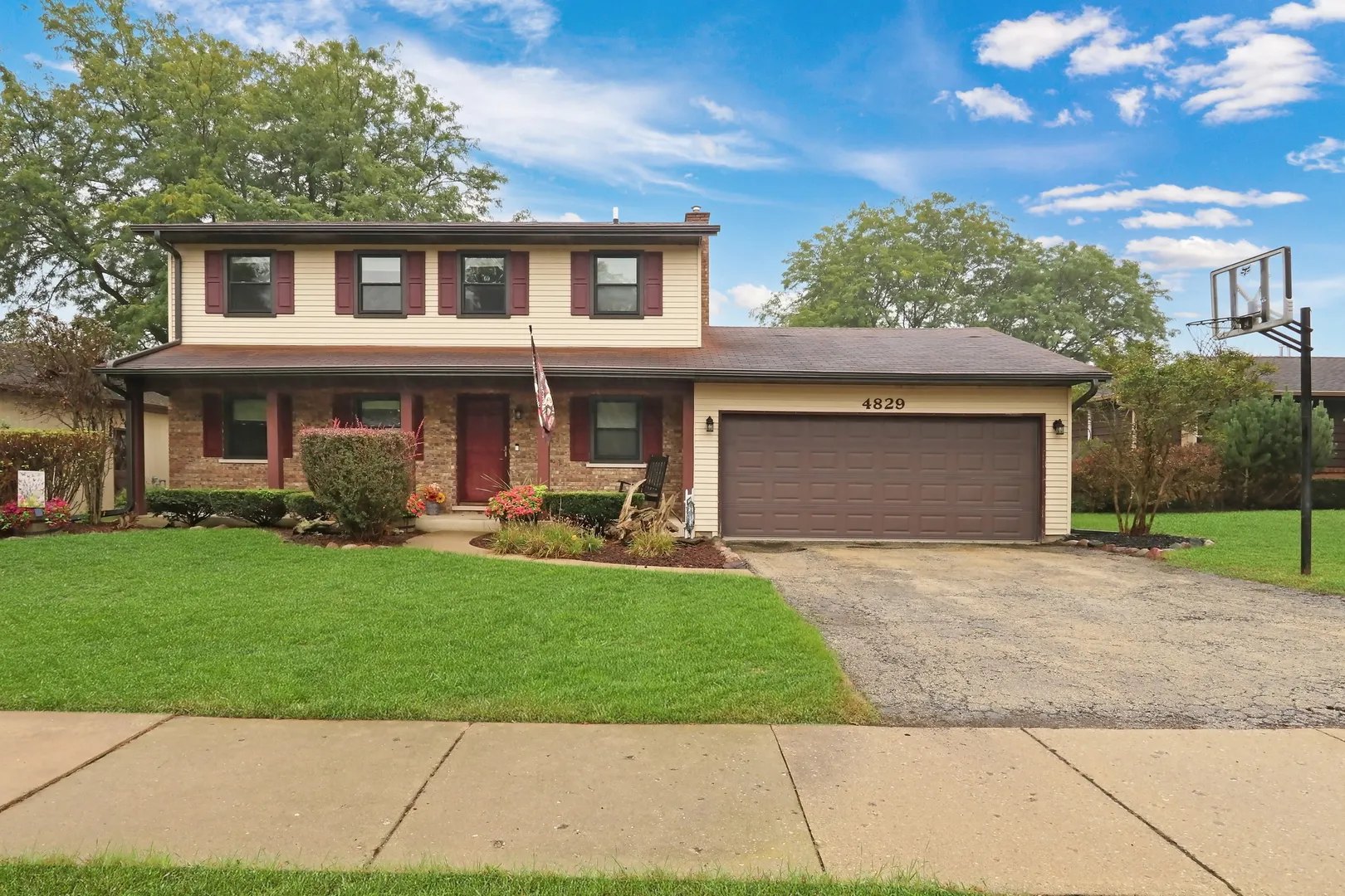 4829 Eastwood Court IL