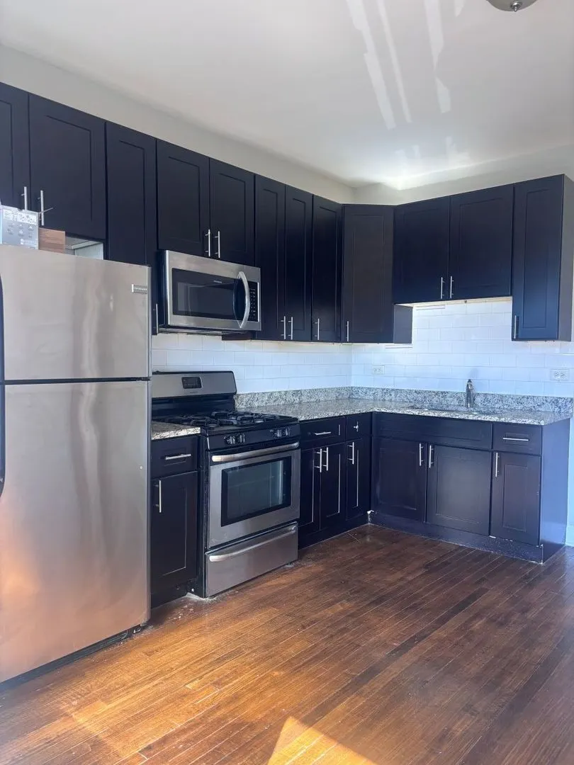 5107 W Montrose Avenue IL #2E