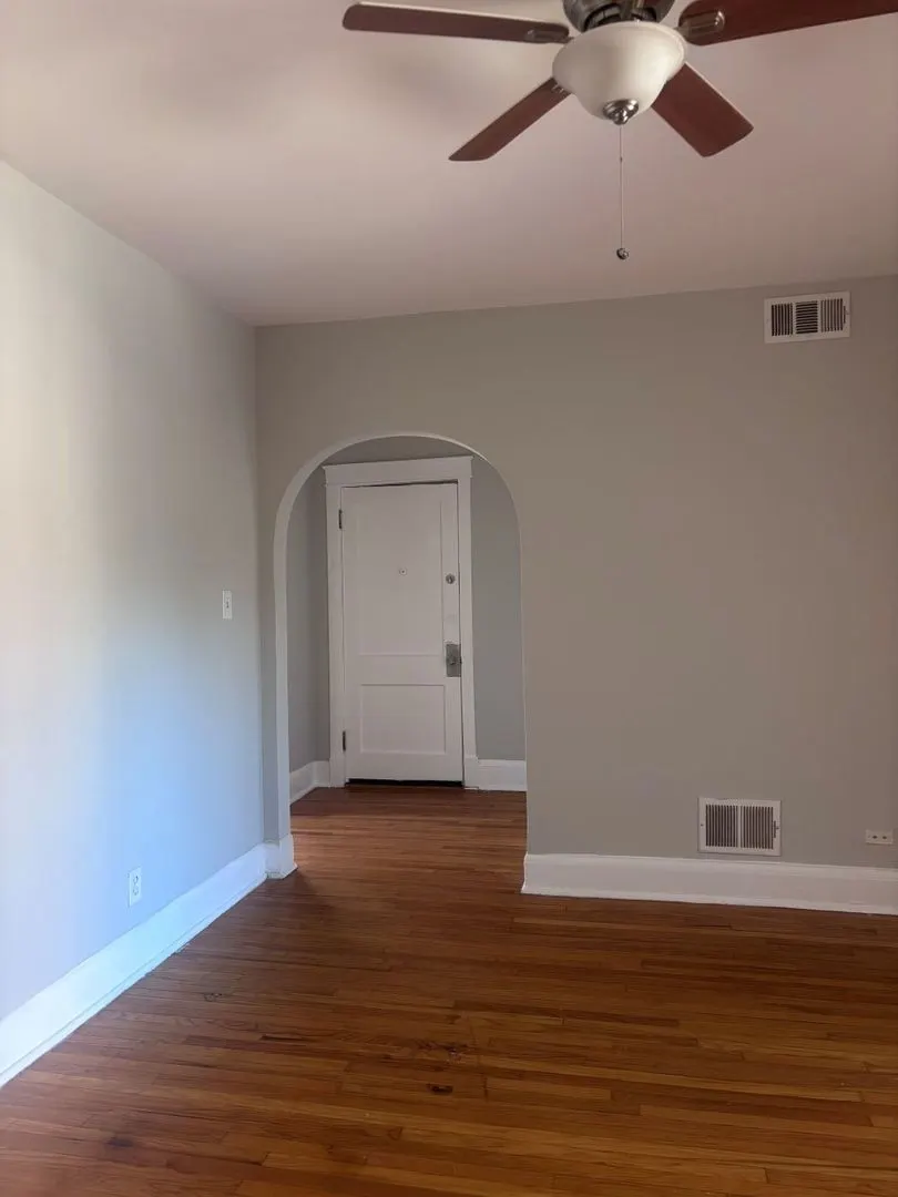 5107 W Montrose Avenue IL #2E