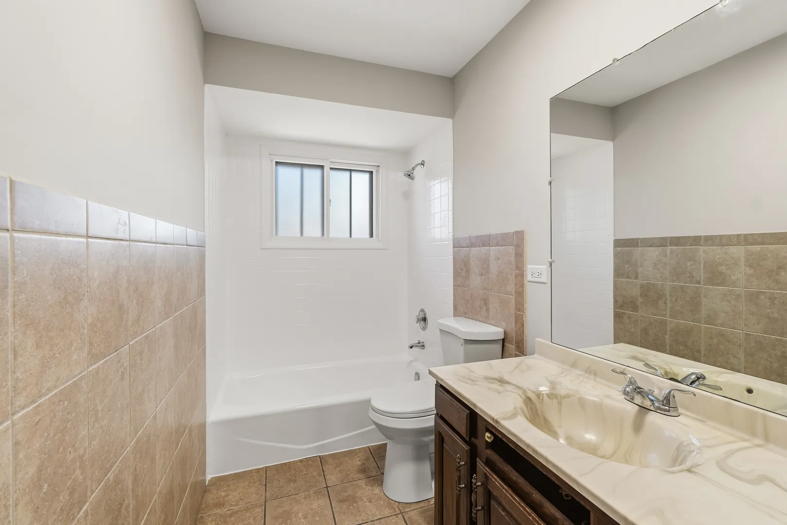 1703 N Taft Avenue IL