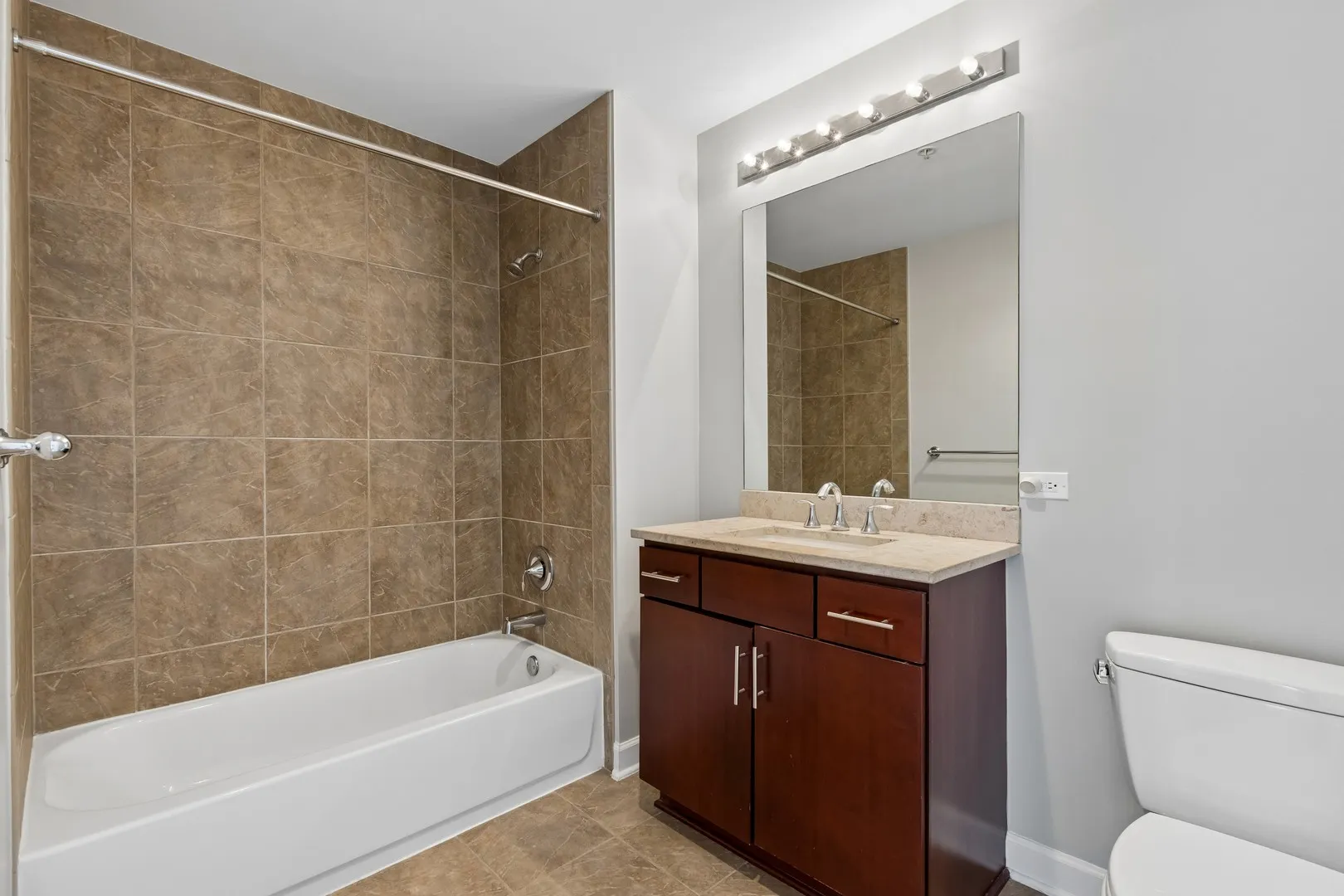 100 E 14TH Street IL #2505