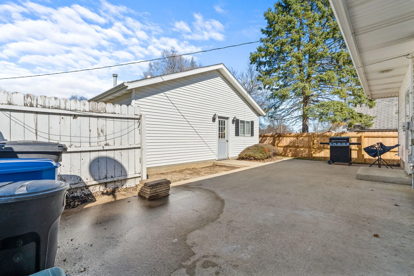 29 W Oak Street IL