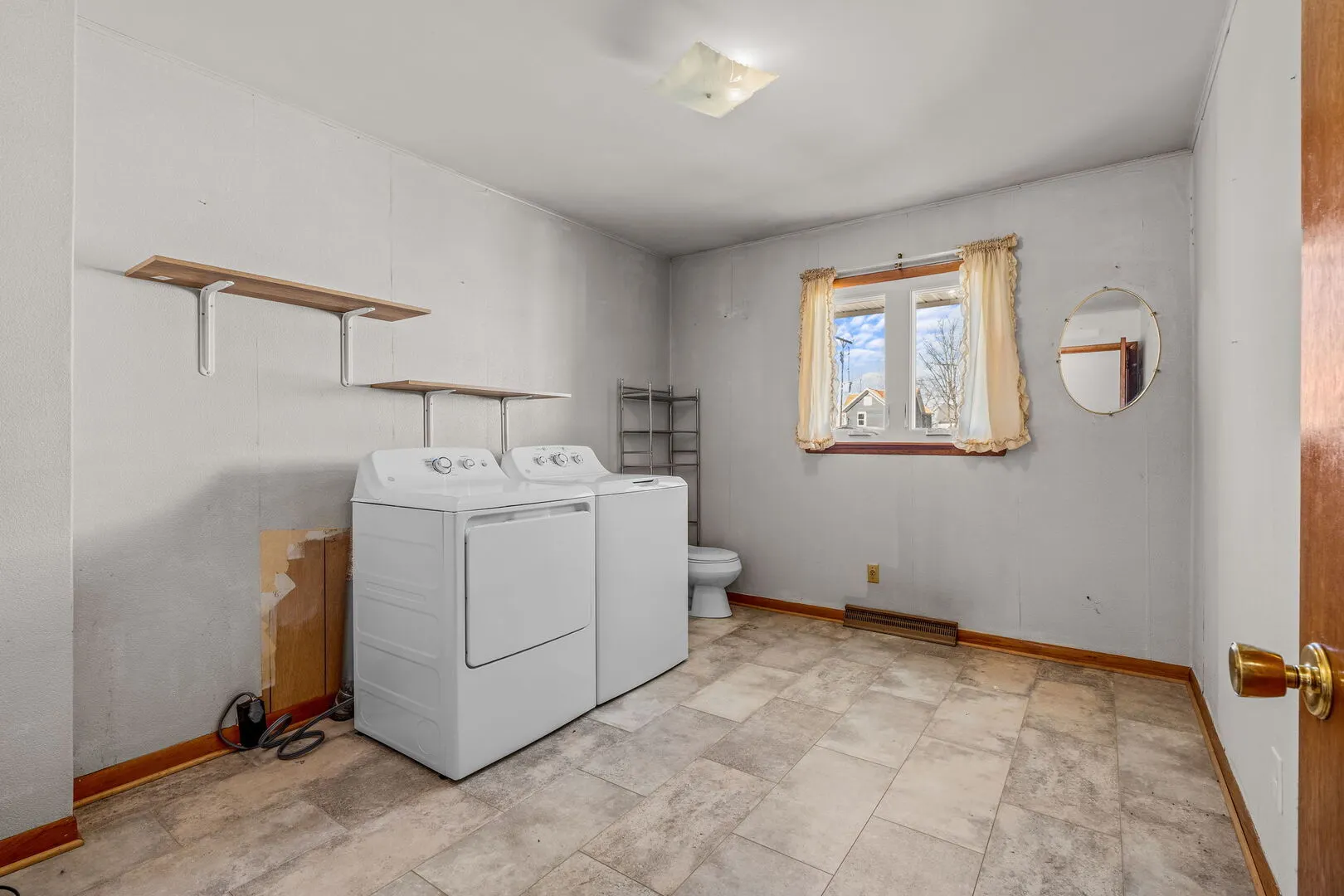 29 W Oak Street IL