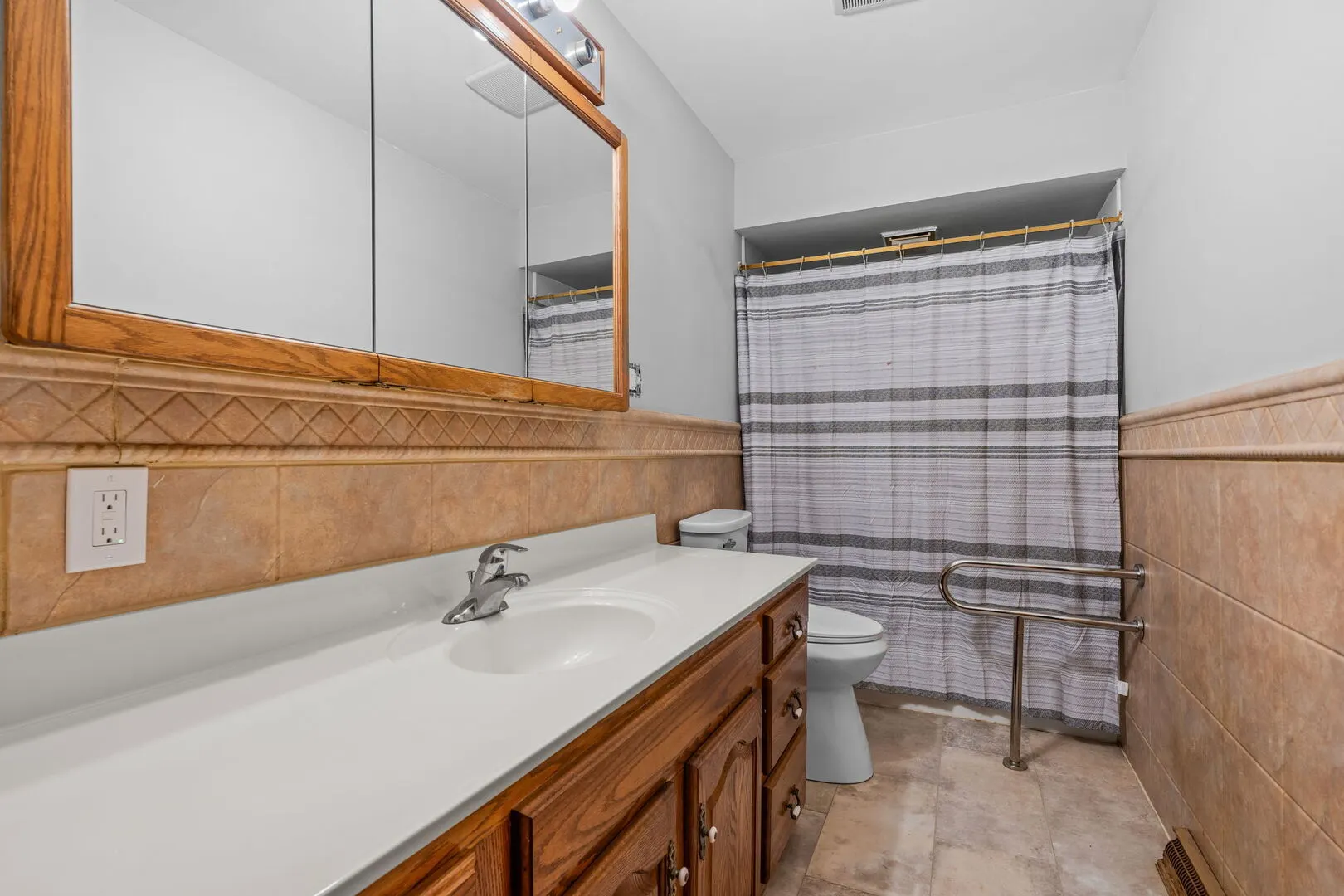 29 W Oak Street IL