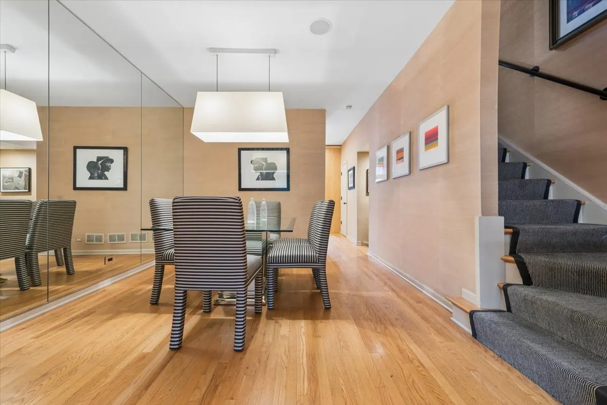 1478 S Prairie Avenue IL #D