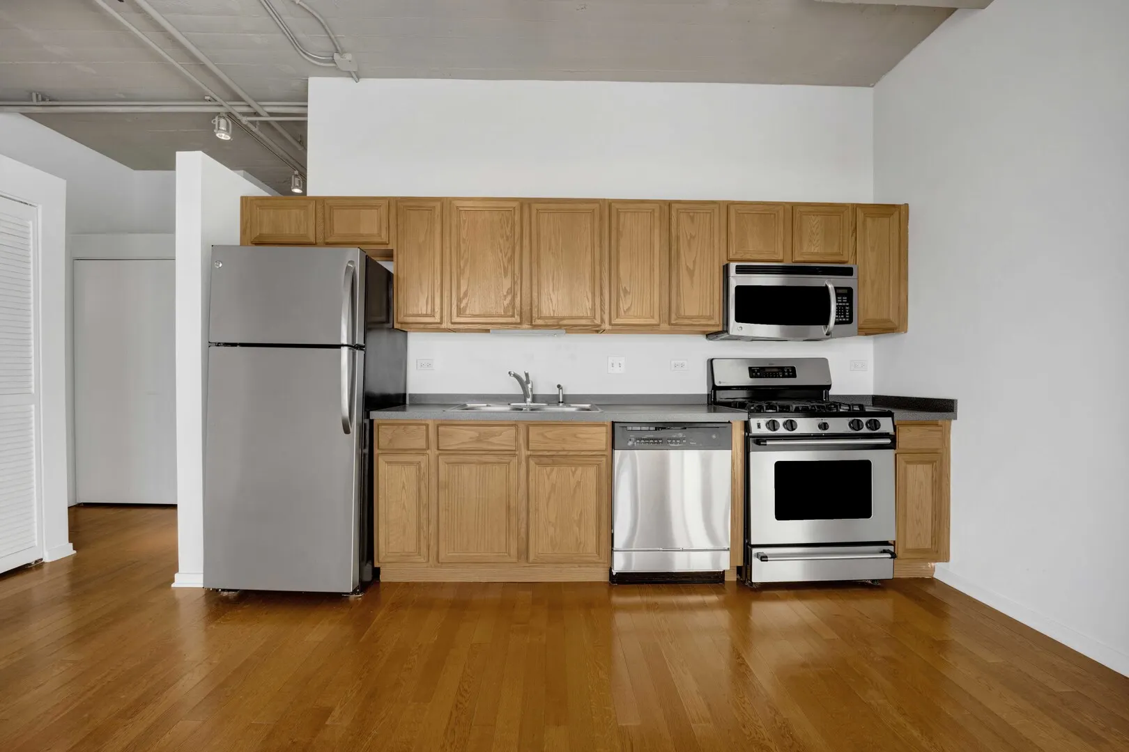 1525 S Sangamon Street IL #610