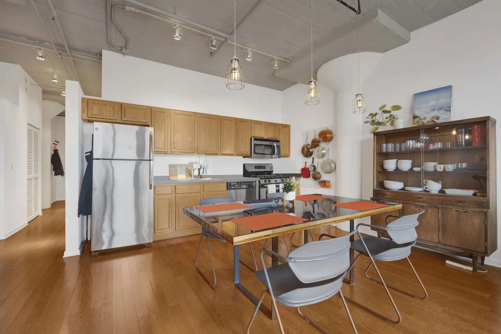 1525 S Sangamon Street IL #610