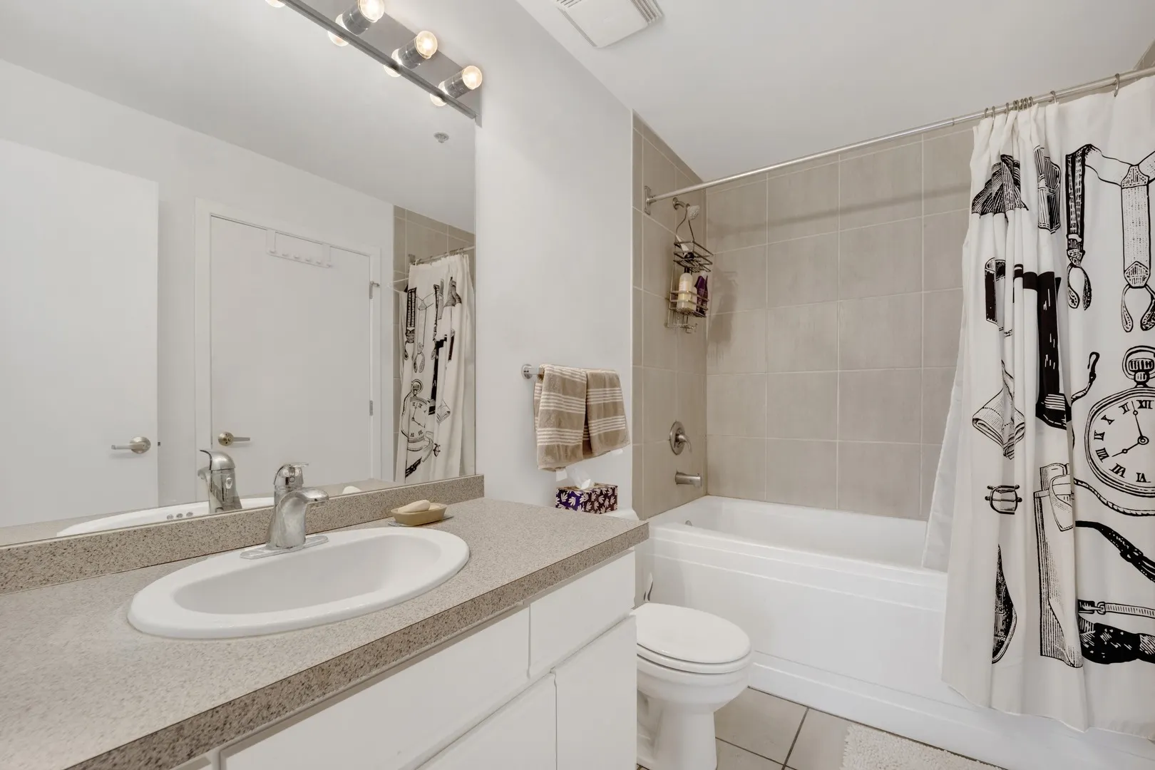 1525 S Sangamon Street IL #610