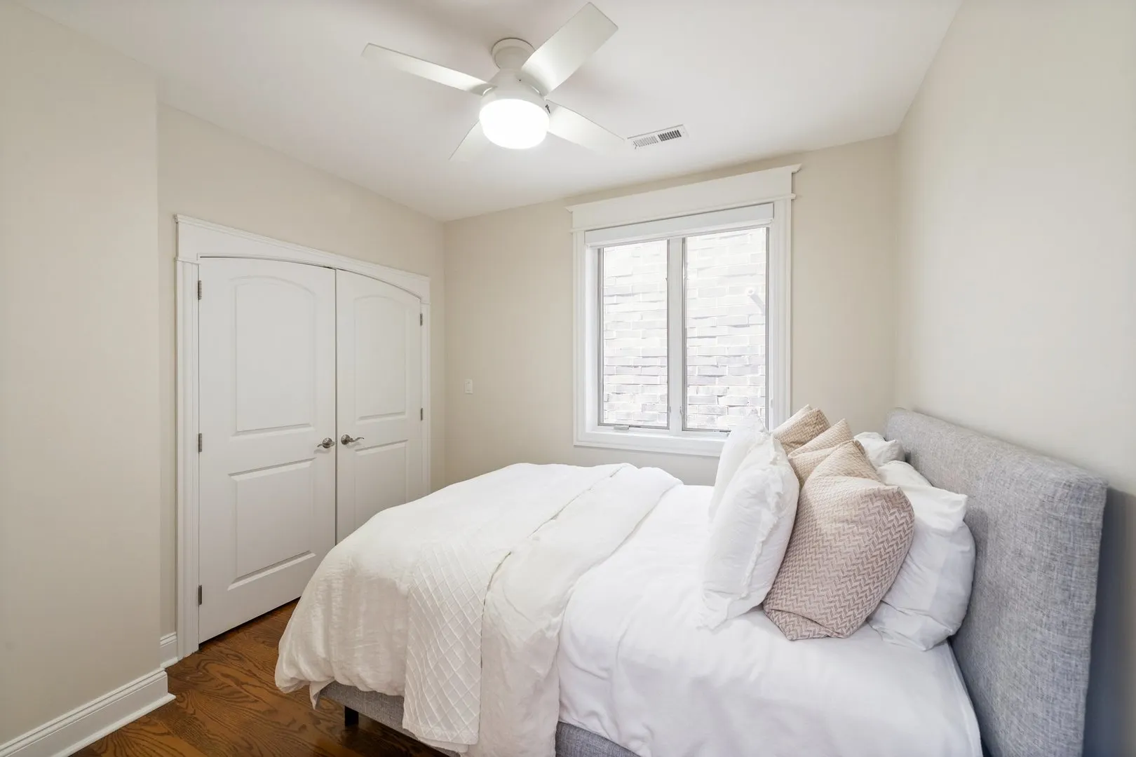 1450 W Chestnut Street IL #2