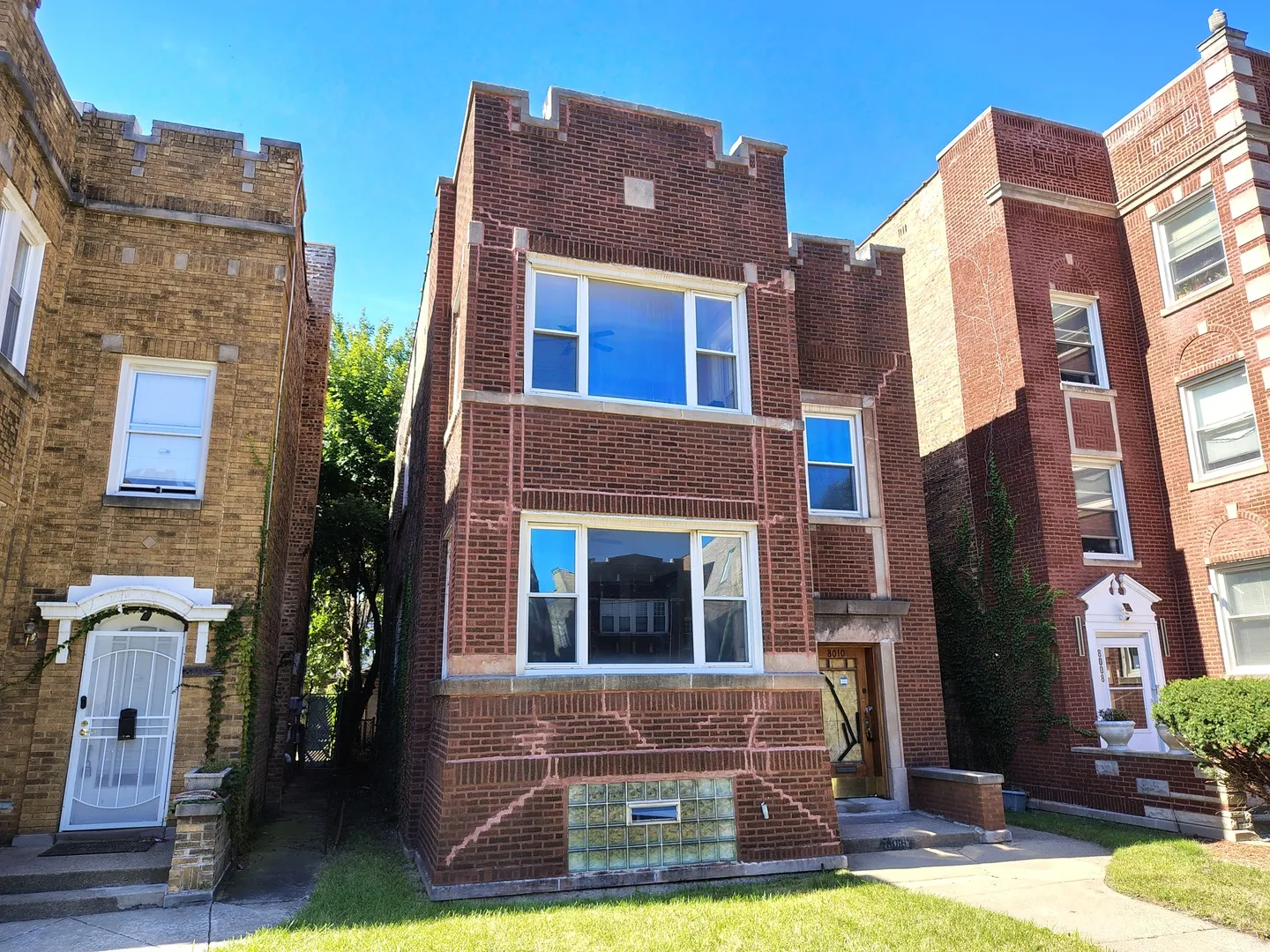 8012 S Rhodes Avenue IL