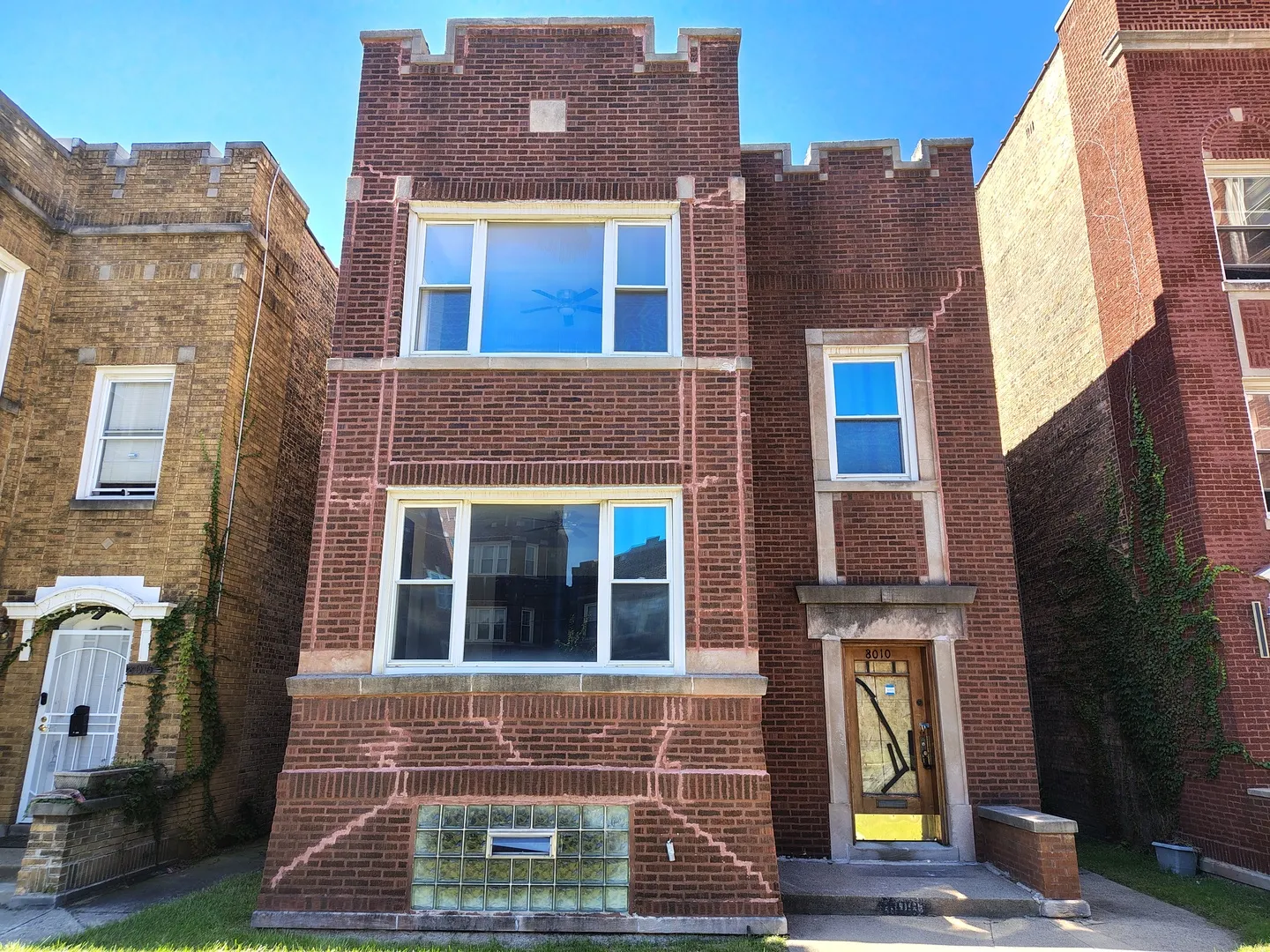 8012 S Rhodes Avenue IL