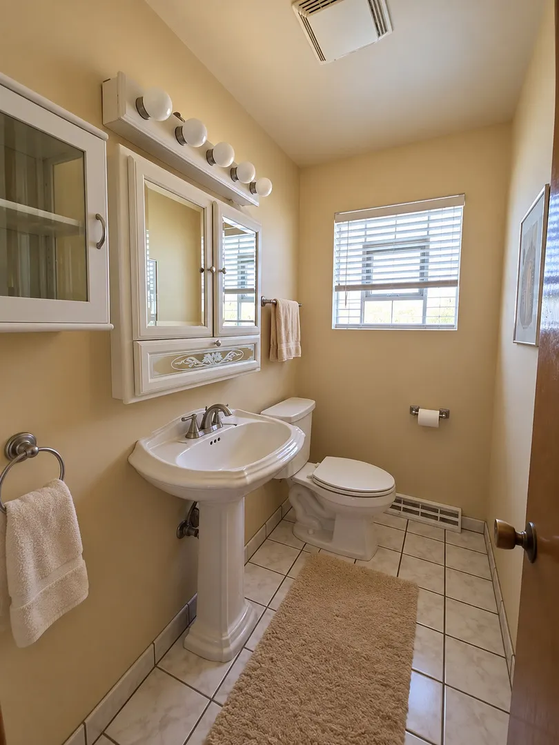1636 S Cora Street IL