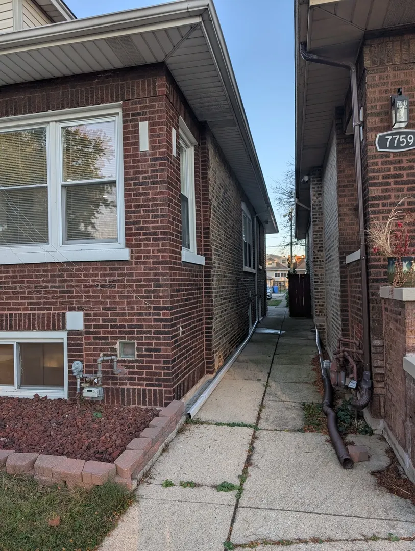 7755 S Calumet Avenue IL