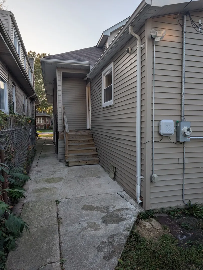 7755 S Calumet Avenue IL
