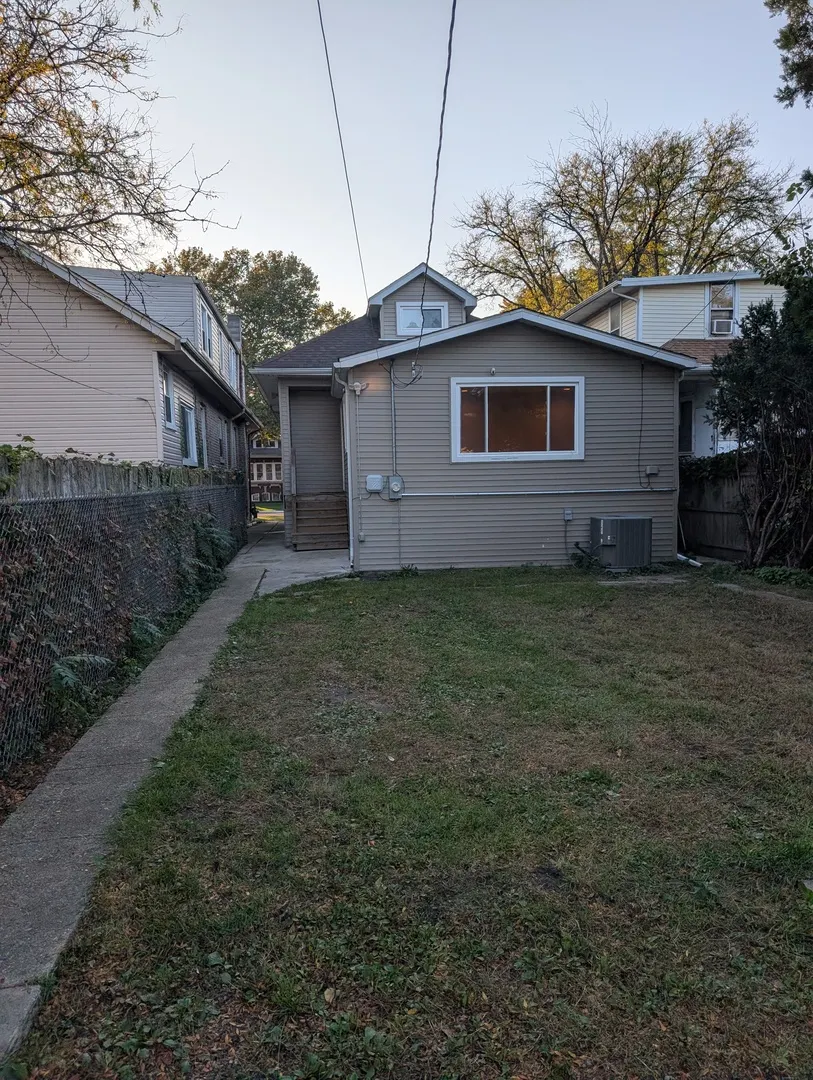 7755 S Calumet Avenue IL