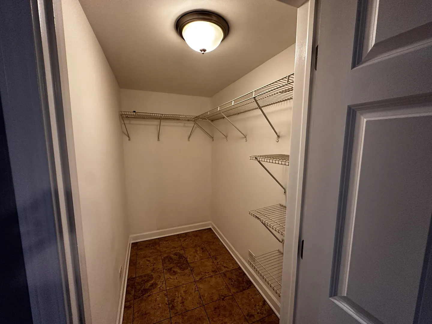 414 W Walnut Street IL #210