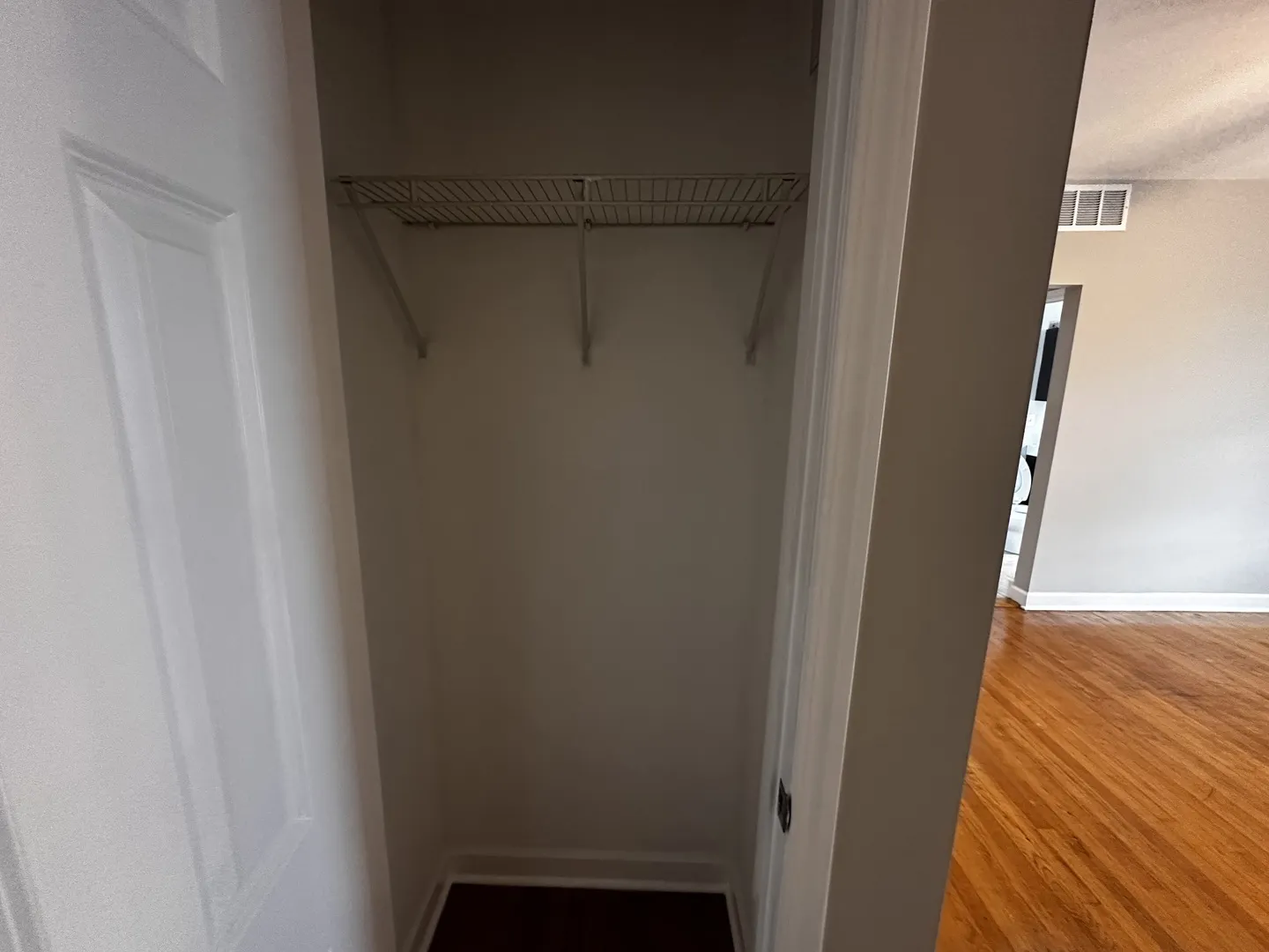 414 W Walnut Street IL #210