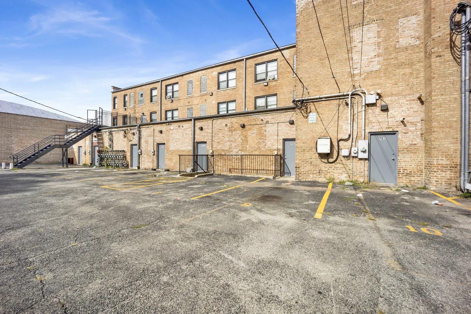 414 W Walnut Street IL #210