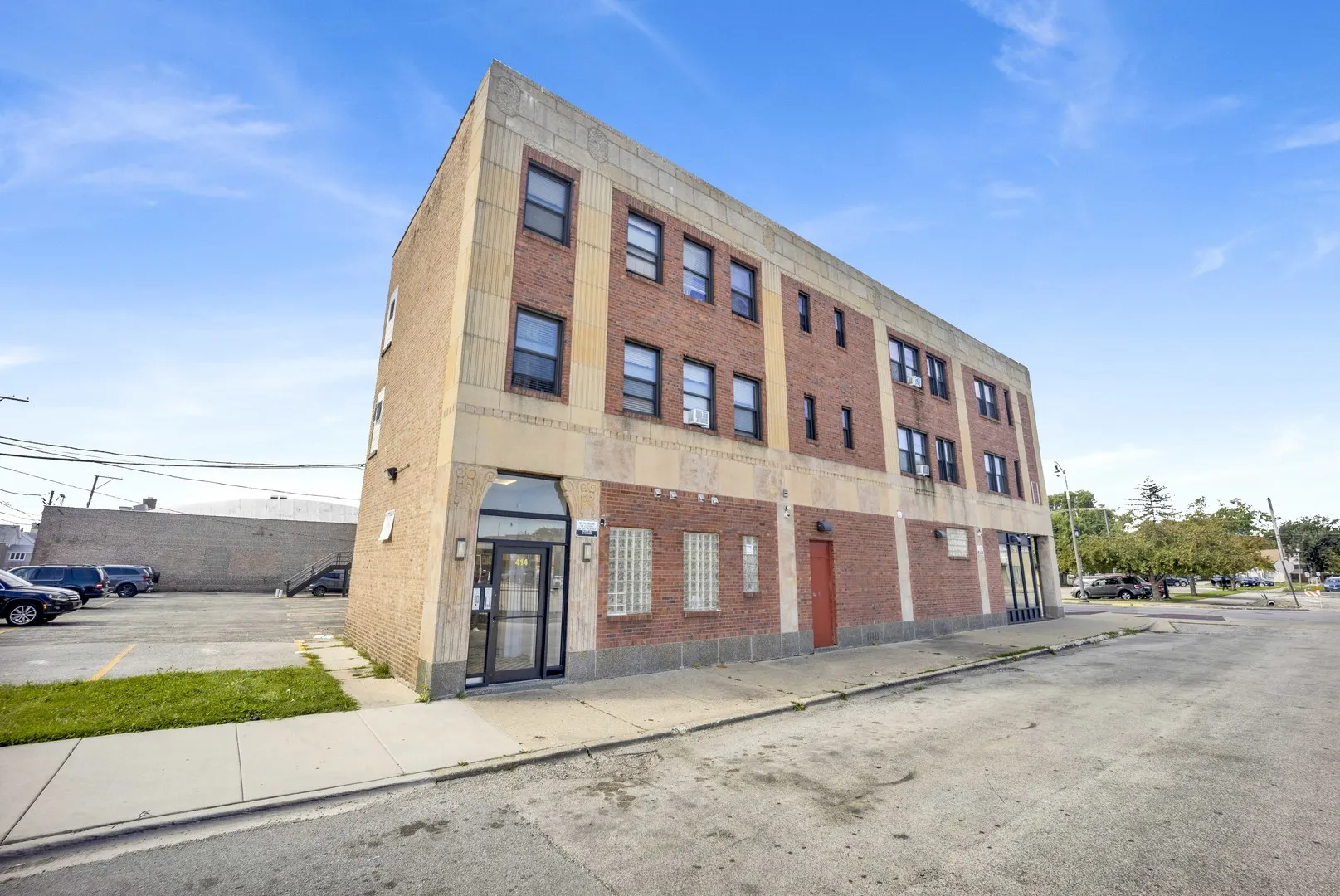 414 W Walnut Street IL #210