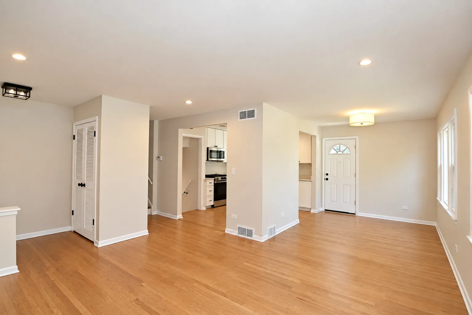 255 E Parkside Avenue IL