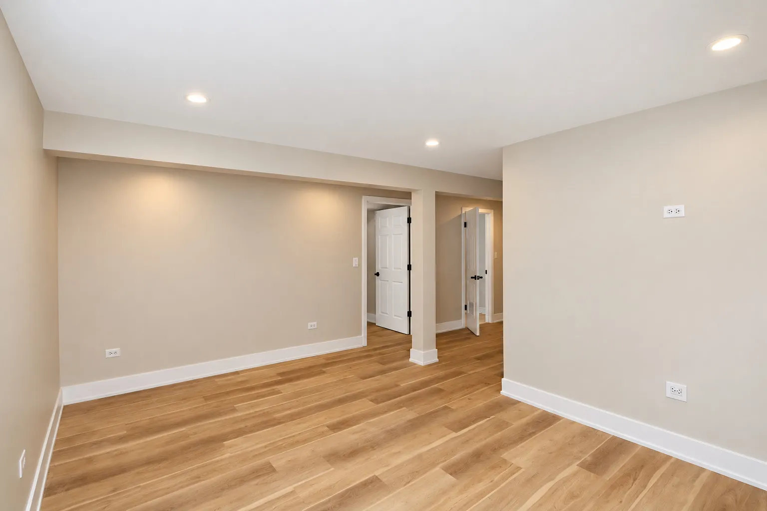 255 E Parkside Avenue IL