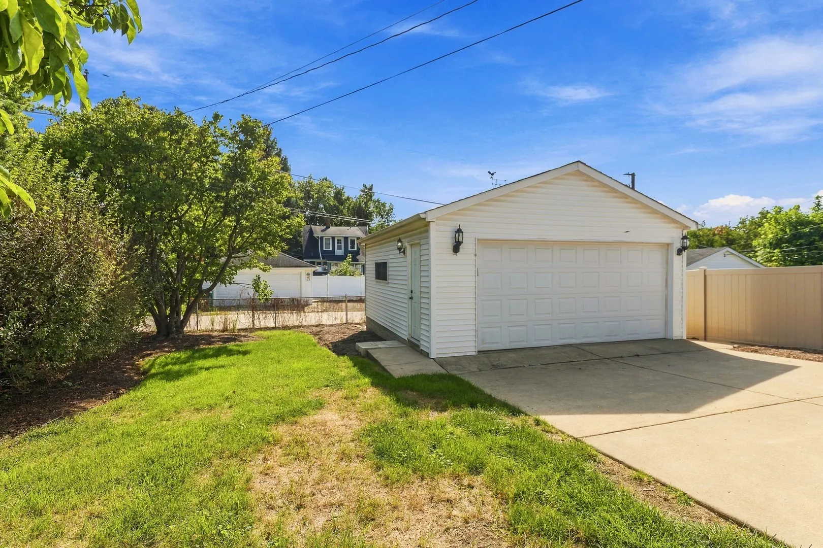 255 E Parkside Avenue IL