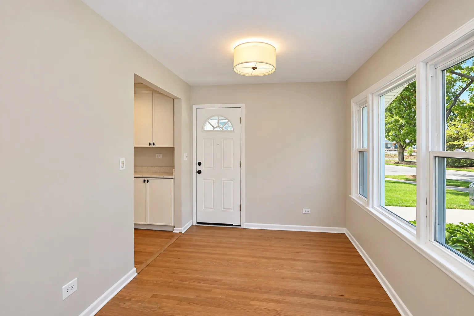 255 E Parkside Avenue IL