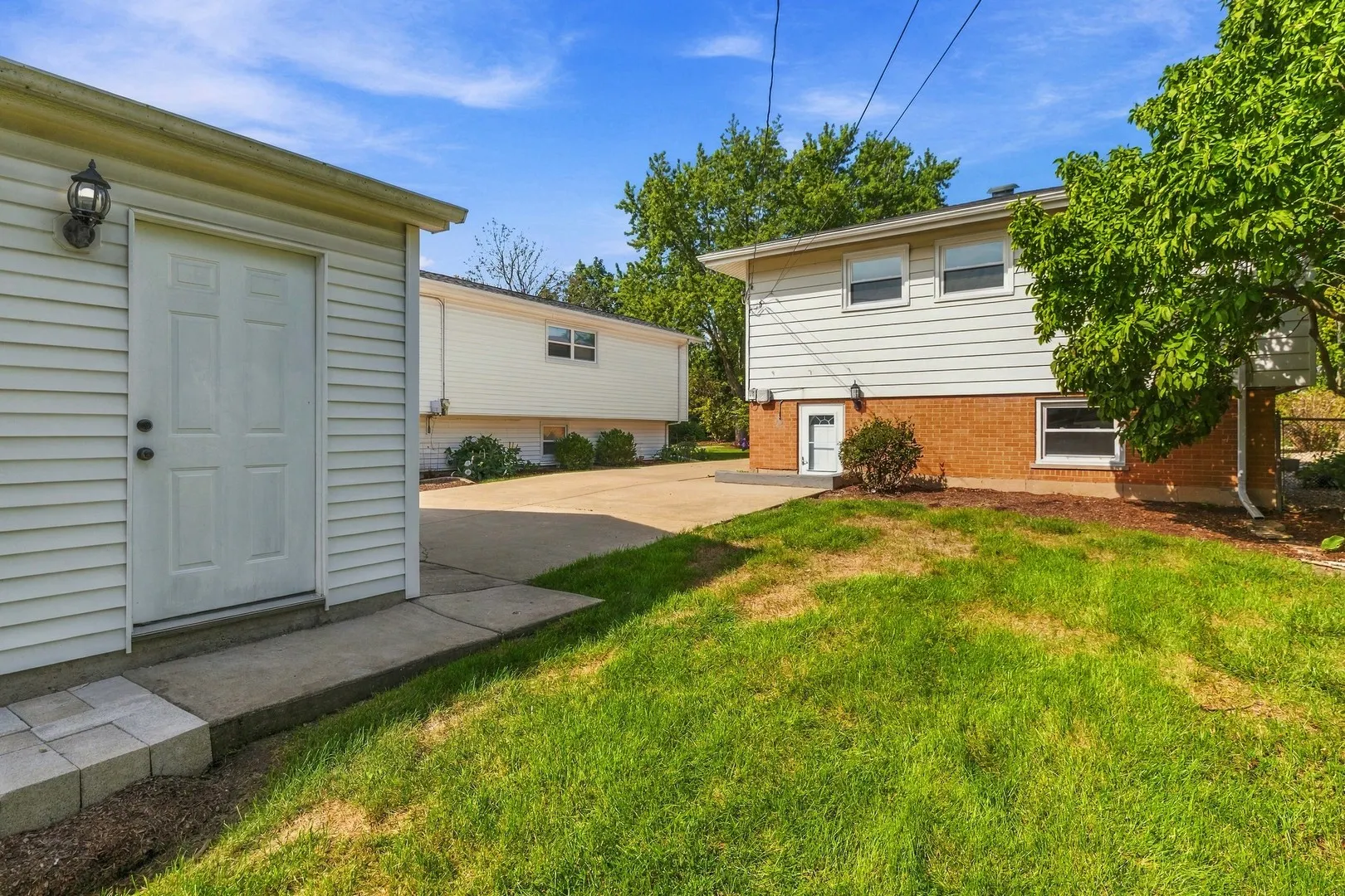 255 E Parkside Avenue IL