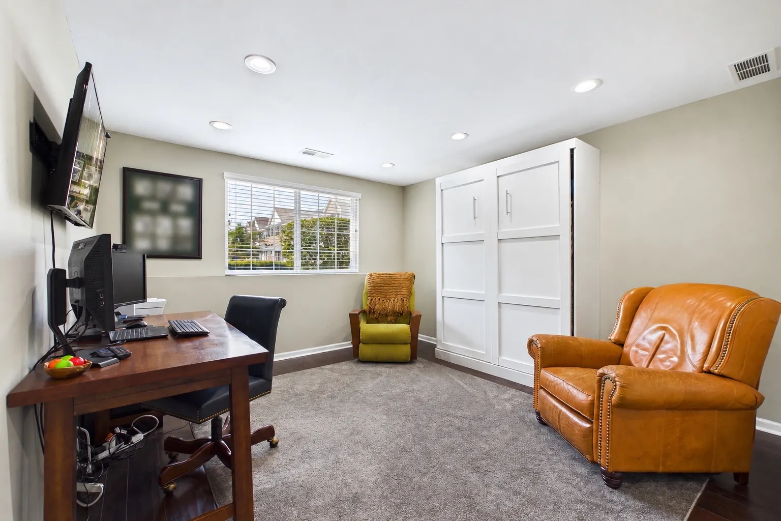 3402 Neubauer Circle IL