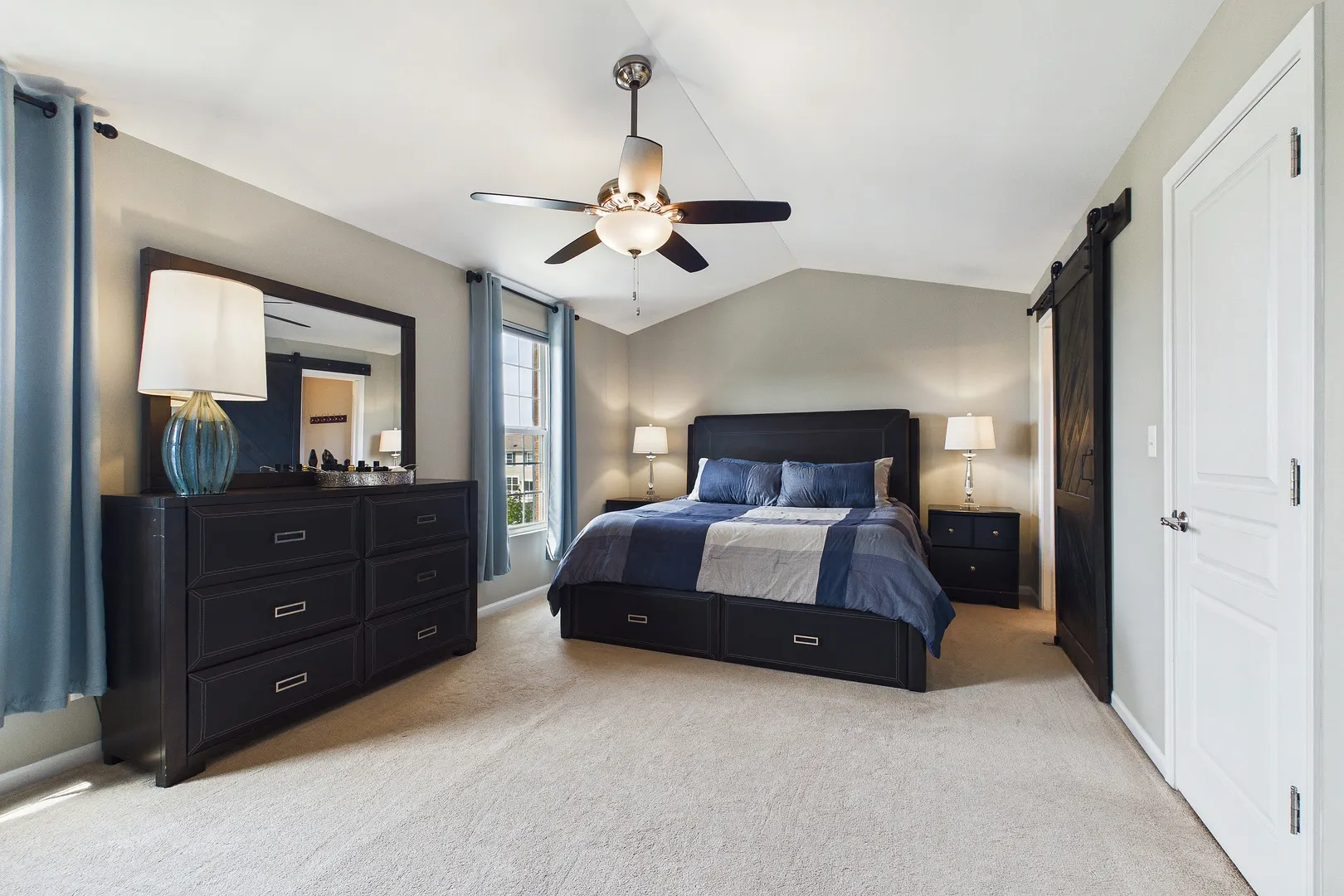 3402 Neubauer Circle IL