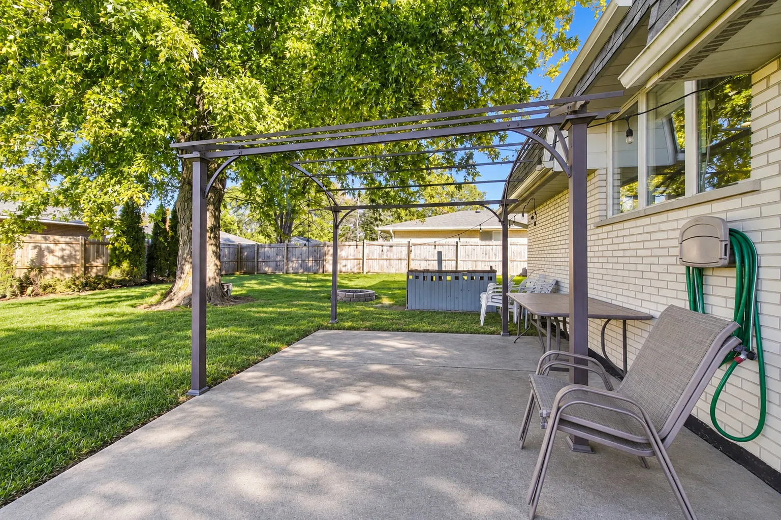907 Lark Street IL