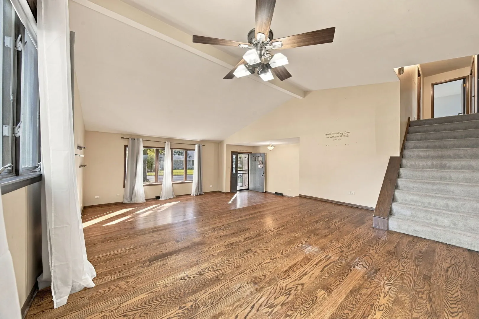 907 Lark Street IL