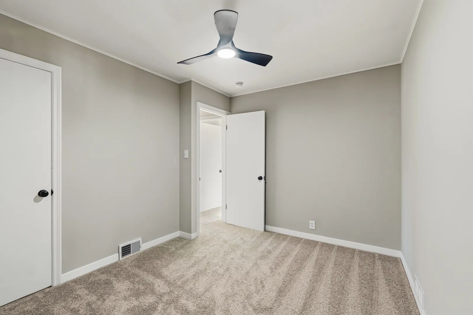 131 Riverside Drive IL