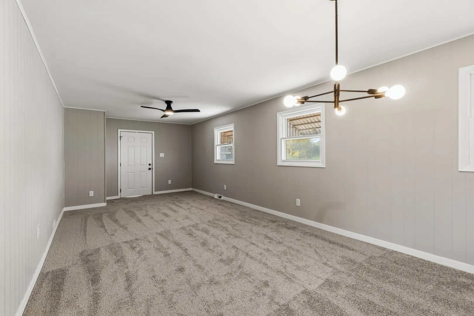 131 Riverside Drive IL
