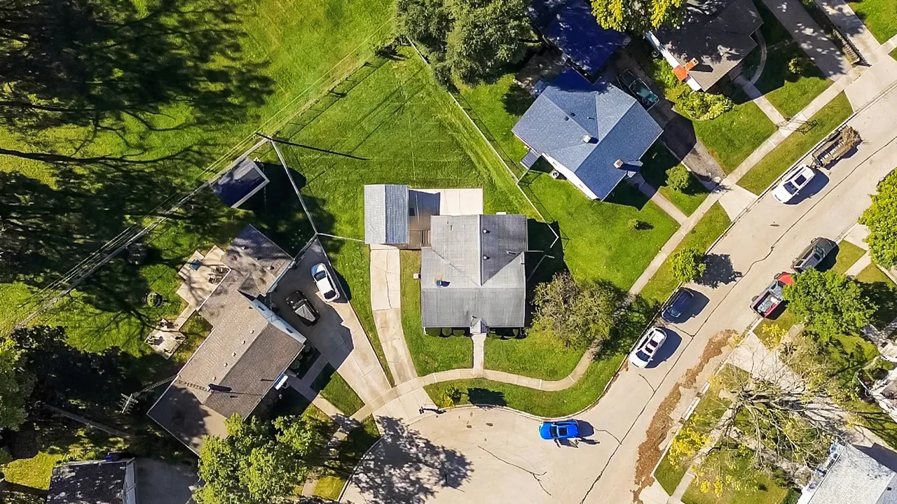 131 Riverside Drive IL