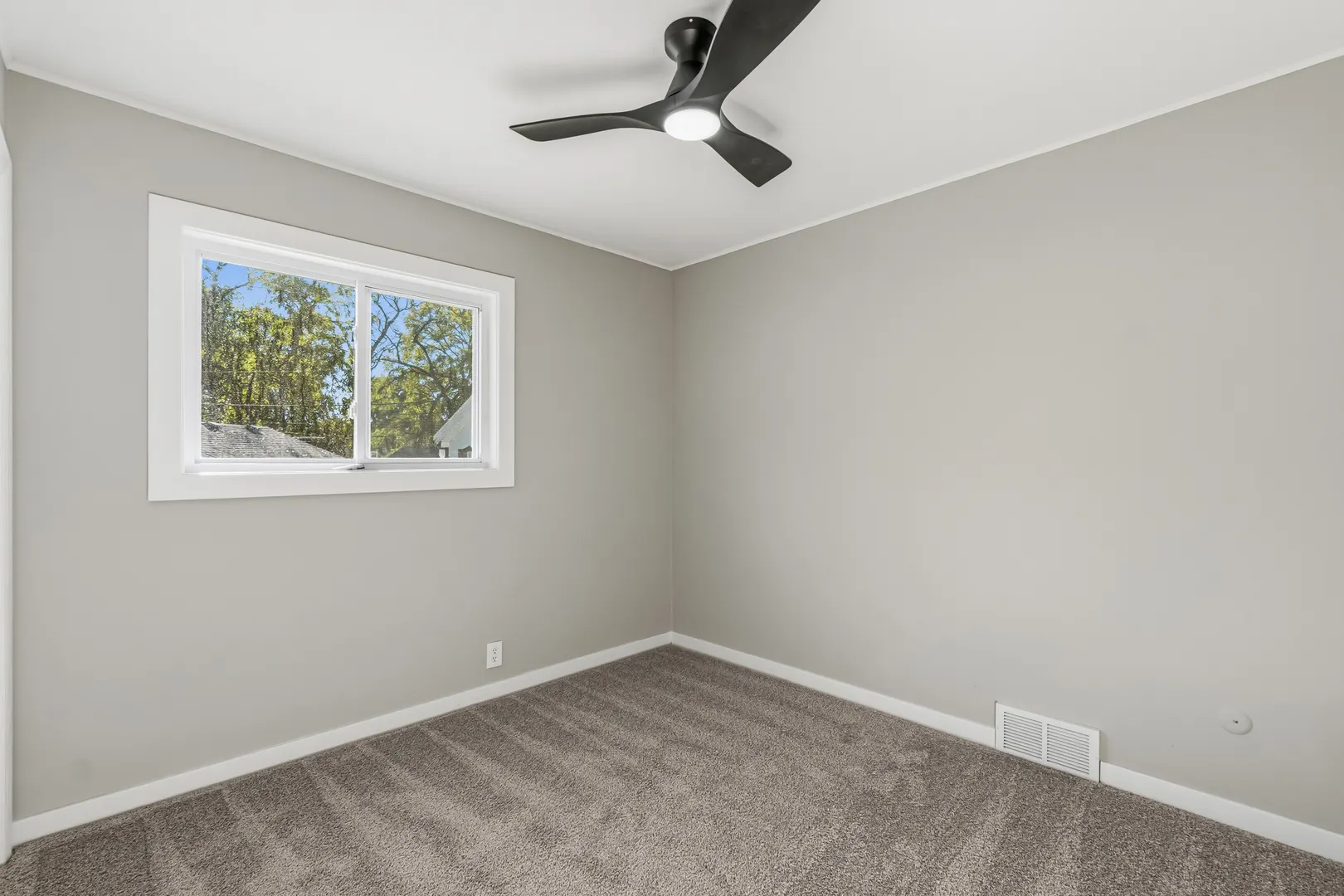 131 Riverside Drive IL