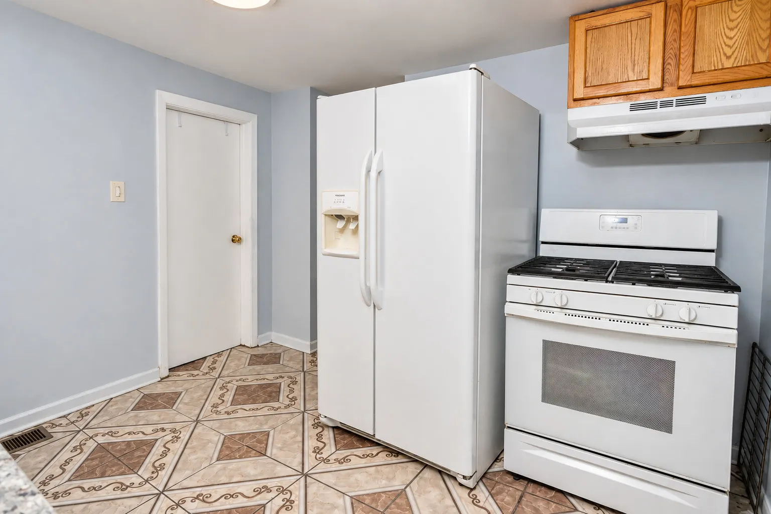 3906 W Montrose Avenue IL