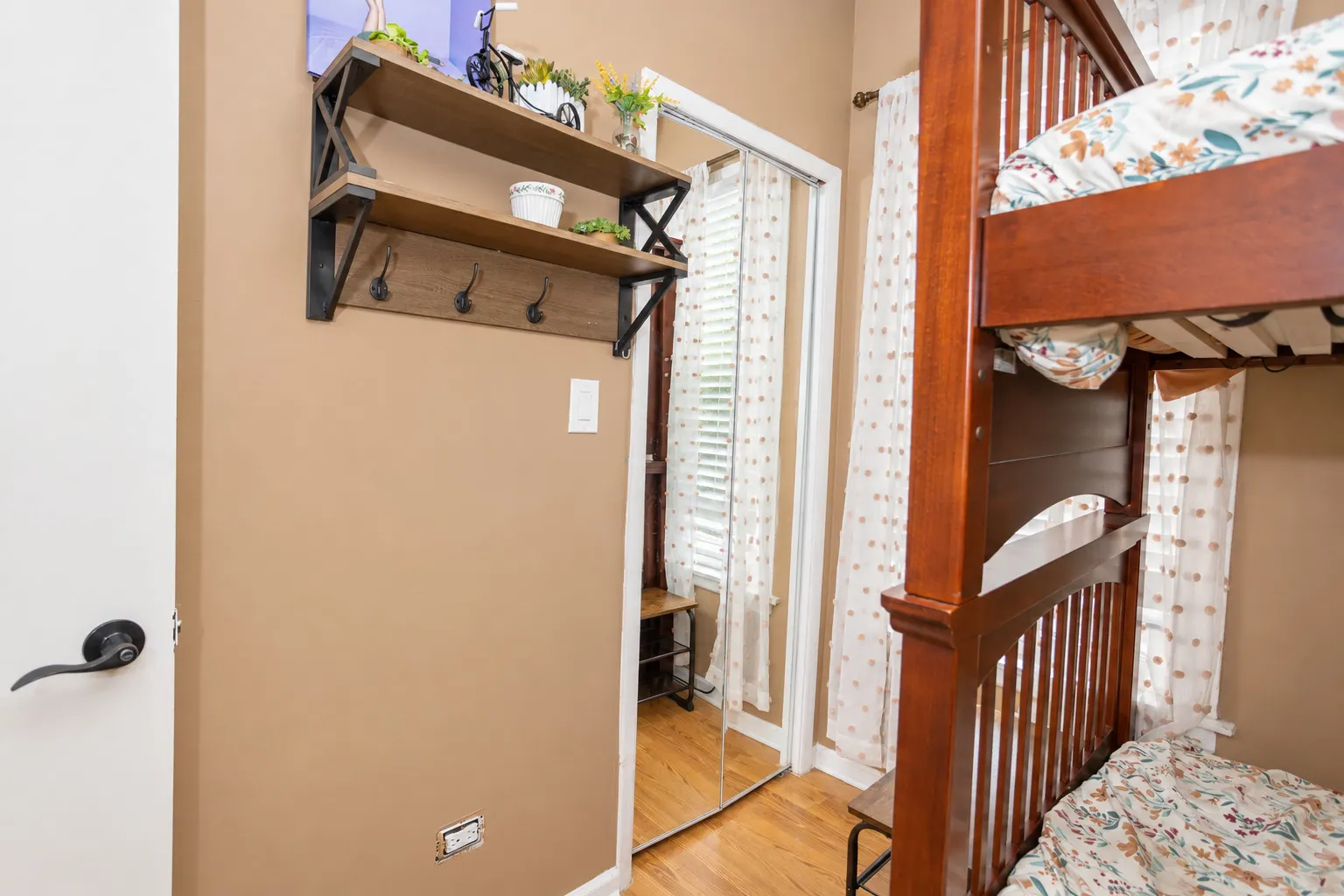 3906 W Montrose Avenue IL